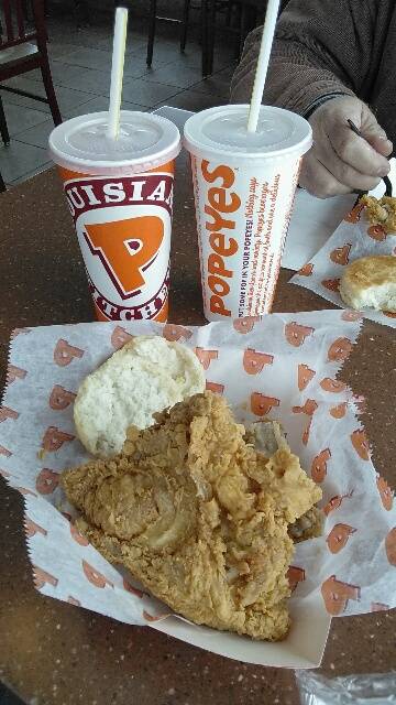 Popeyes Louisiana Kitchen | restaurant | 2600 W 12th St, Erie, PA 16505, USA | 8145285481 OR +1 814-528-5481