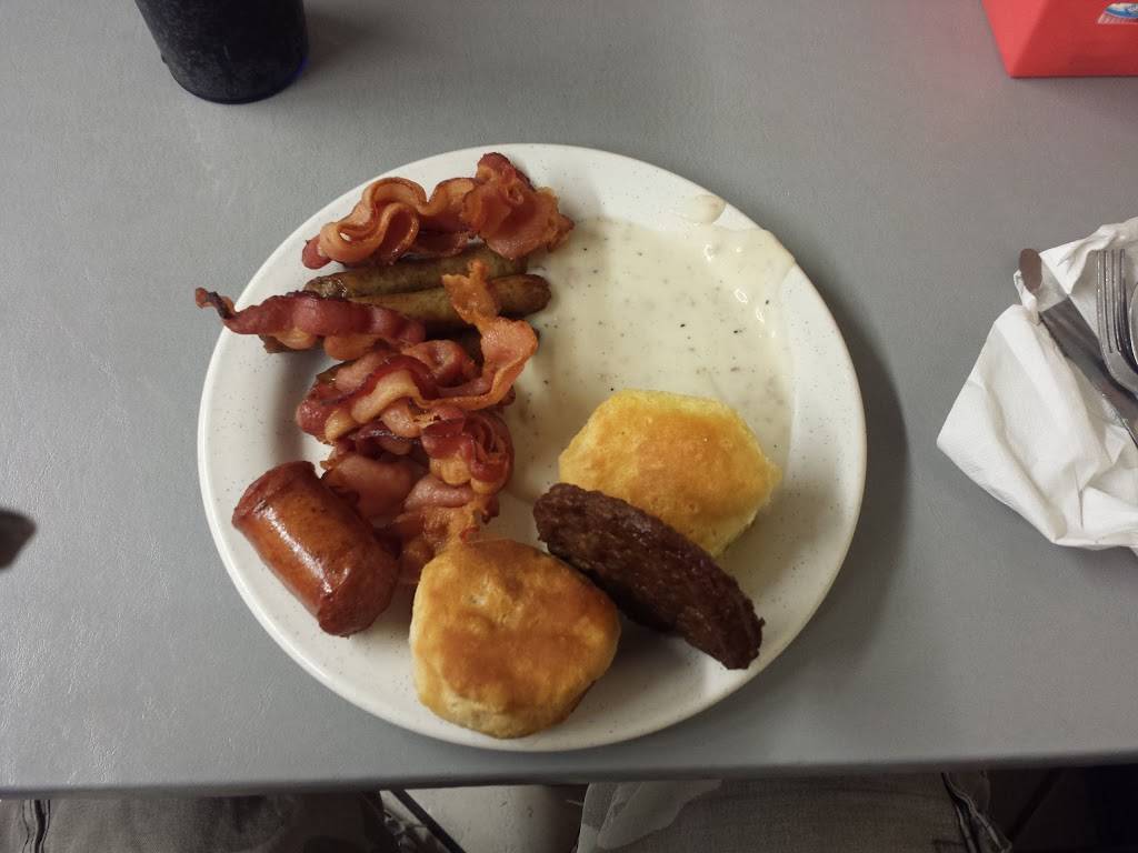 The Landing Family Restaurant | restaurant | 3445 US-90, Lake City, FL 32055, USA | 3862438077 OR +1 386-243-8077