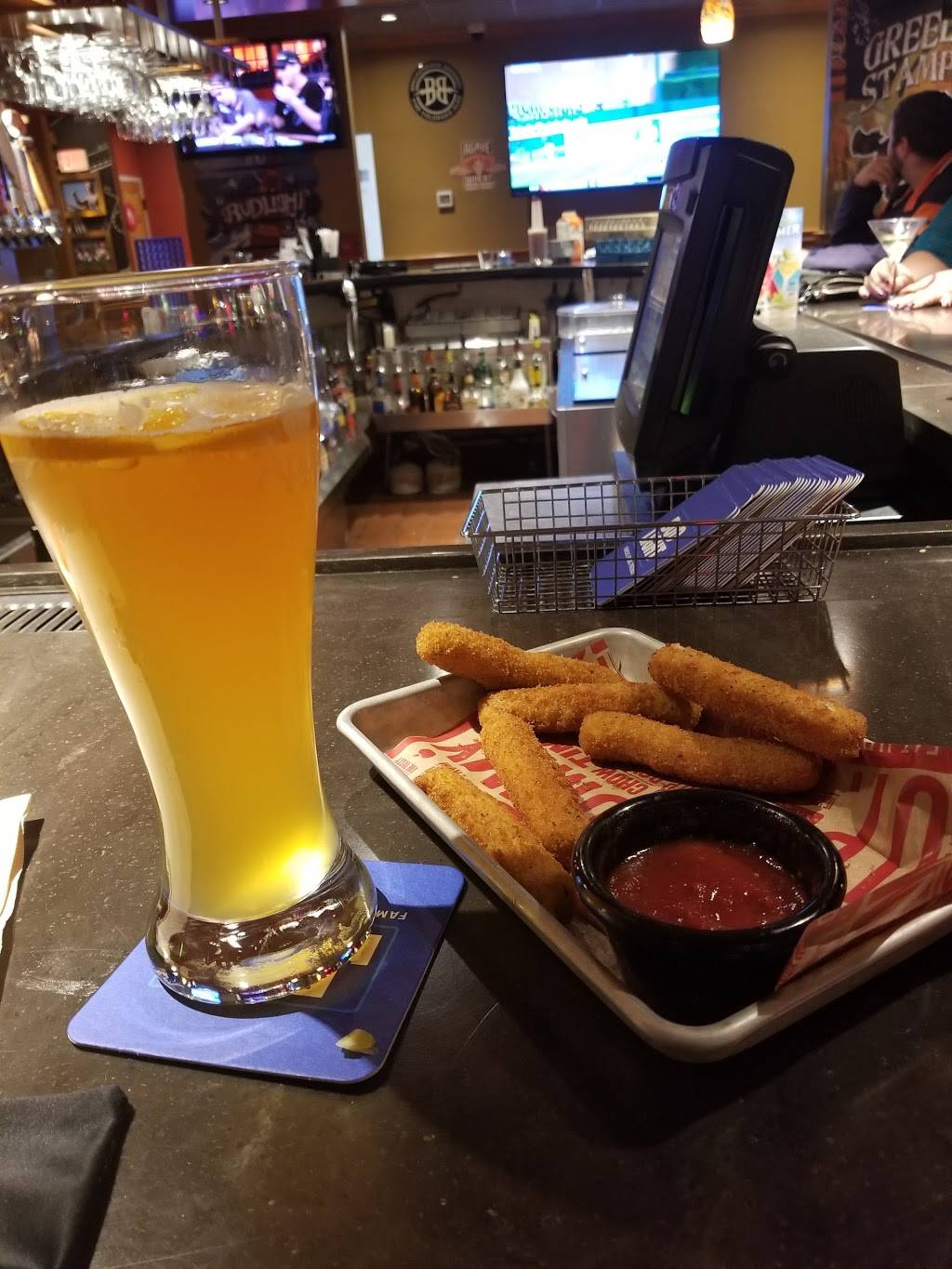 Applebees Grill + Bar | restaurant | 4100 W 10th St, Greeley, CO 80634, USA | 9703469493 OR +1 970-346-9493