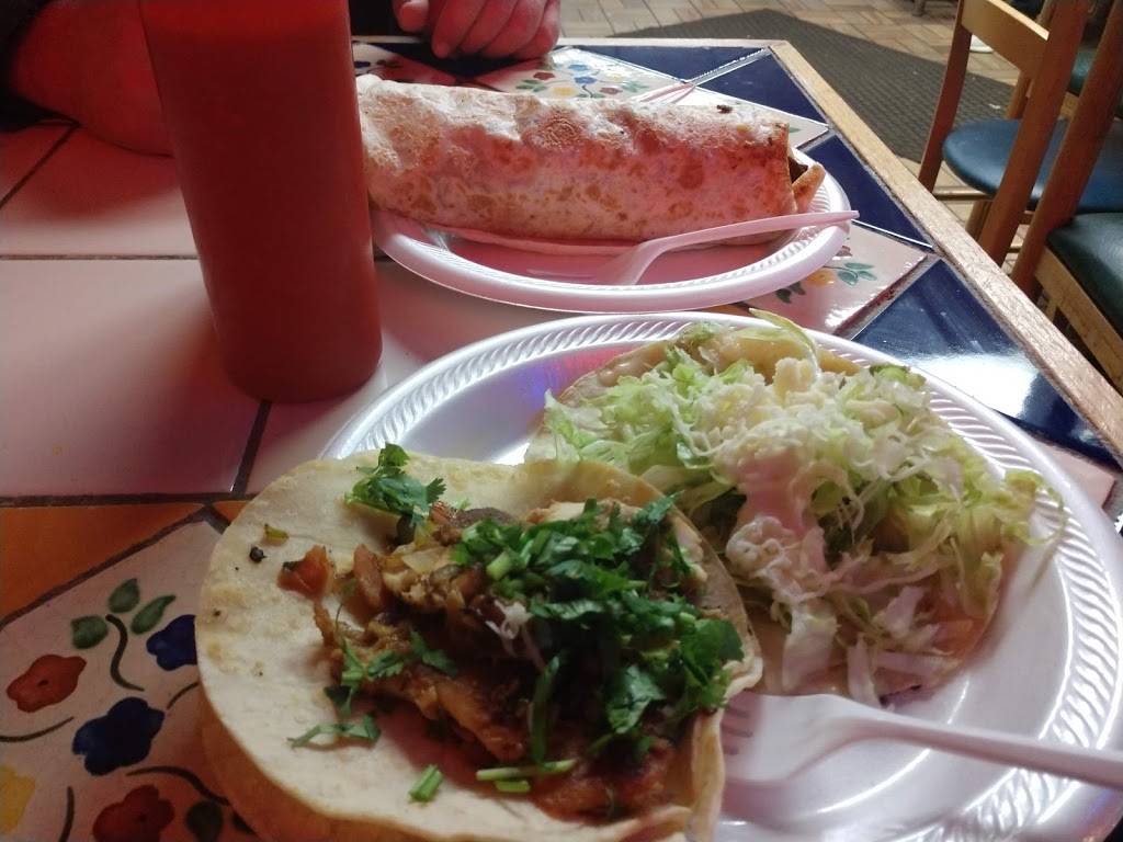 Taco & Burrito House | restaurant | 3038 N Broadway, Chicago, IL 60657, USA | 7735292624 OR +1 773-529-2624