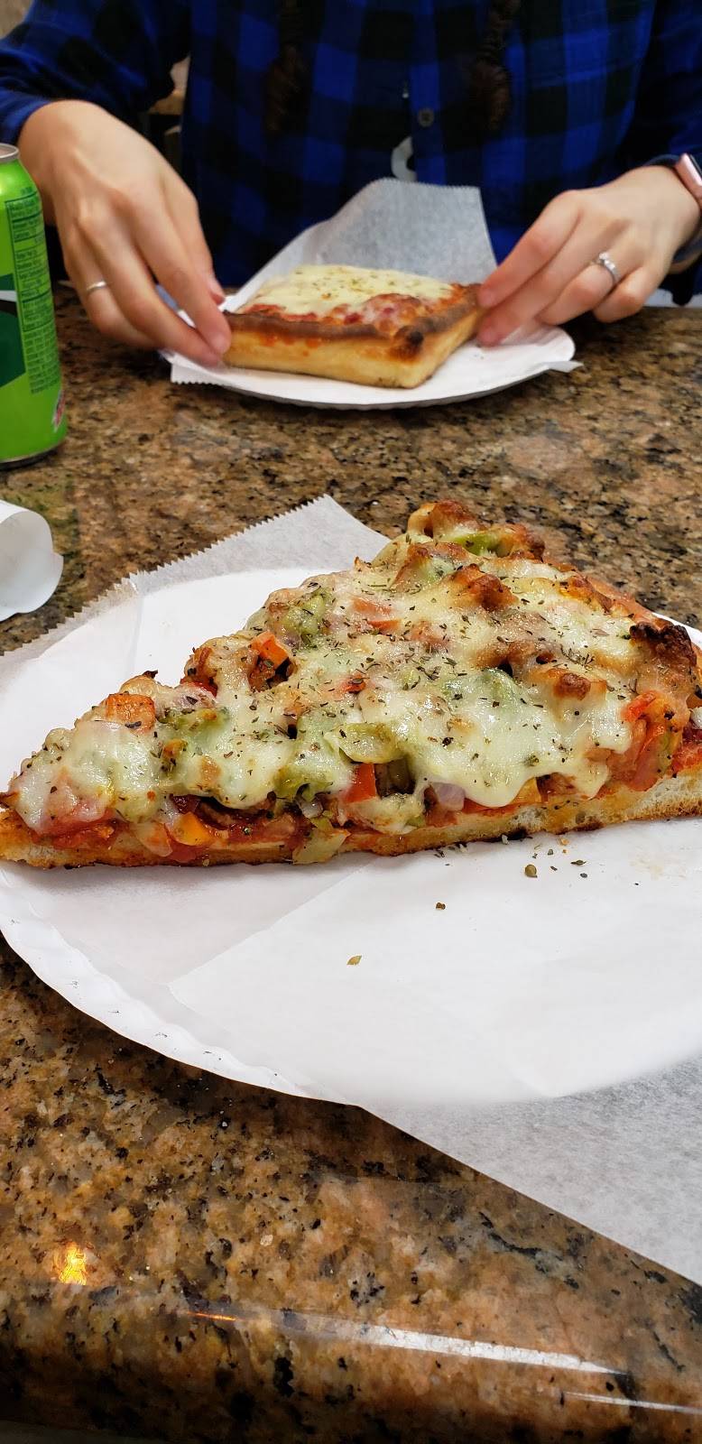 Emilios Pizza | restaurant | 3843 E Tremont Ave, Bronx, NY 10465, USA | 7184090929 OR +1 718-409-0929