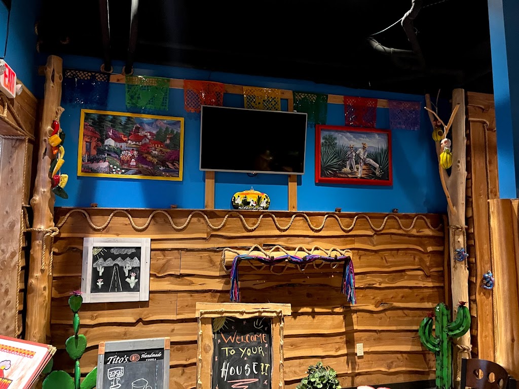 Volcanos Cantina and Grill | restaurant | 1400 12th Ave SE Suite 348, Norman, OK 73071, USA | 4058572842 OR +1 405-857-2842