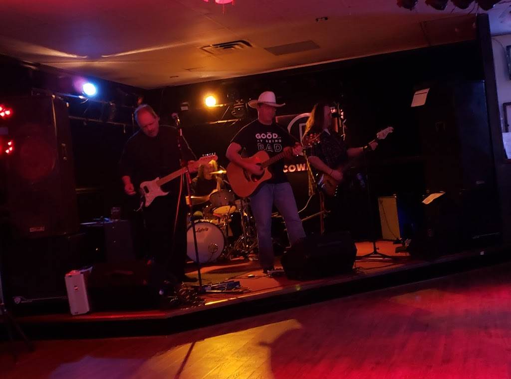 CJs Sun Valley Bar & Grill | restaurant | 200 W P St, Lincoln, NE 68528, USA | 4029752004 OR +1 402-975-2004