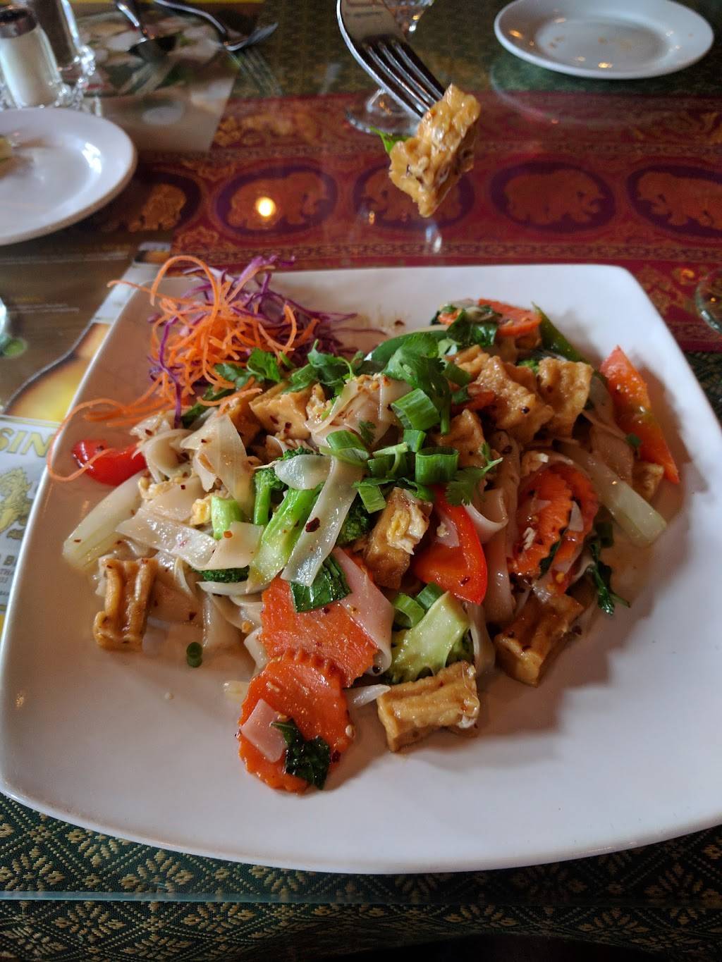 Siam Thai Restaurant, Westchase | restaurant | 9546 W Linebaugh Ave, Tampa, FL 33626, USA | 8134756999 OR +1 813-475-6999