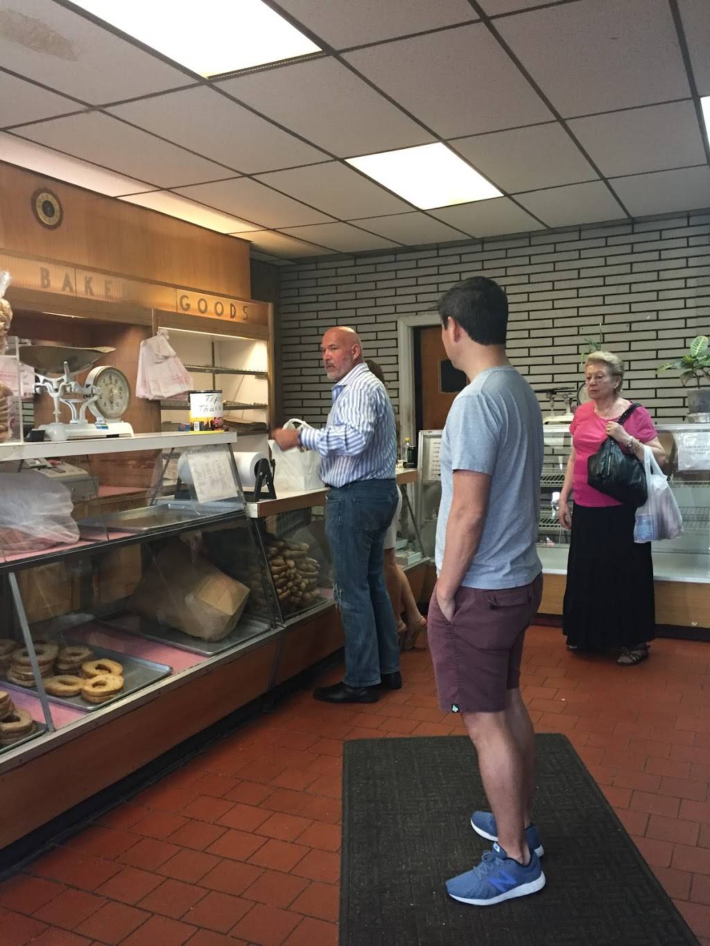 Arthur Avenue Italian Deli | restaurant | 2344 Arthur Ave, Bronx, NY 10458, USA | 7182955033 OR +1 718-295-5033