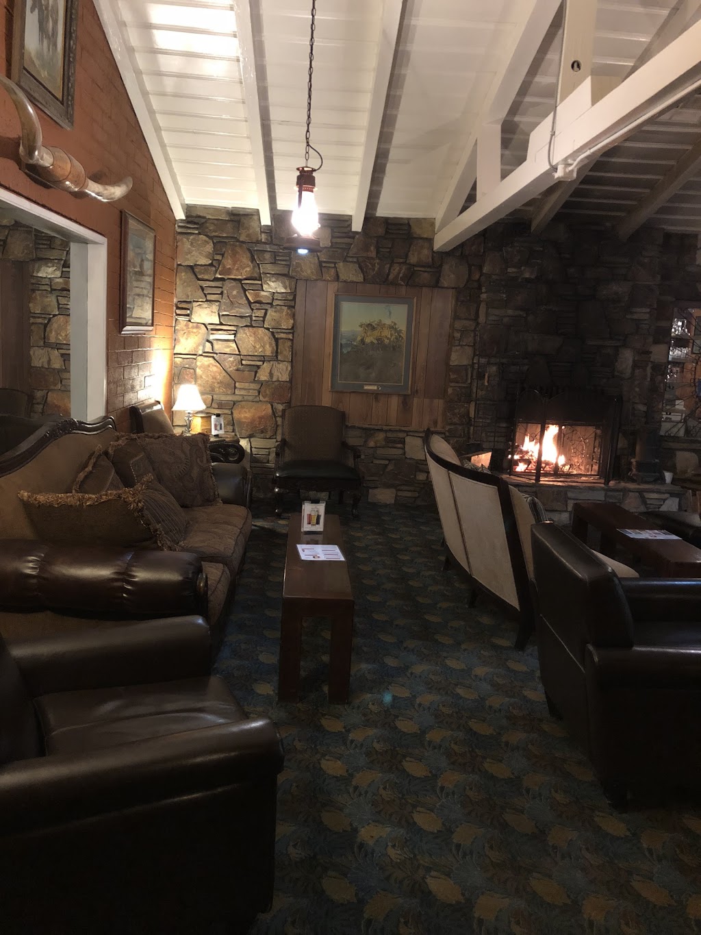 Indian Wells Lodge | restaurant | 2565 CA-14, Inyokern, CA 93527, USA | 7603774290 OR +1 760-377-4290