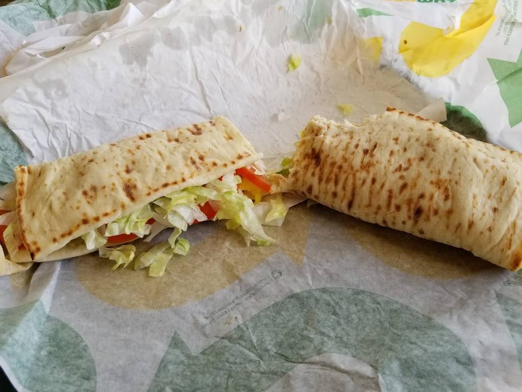 Subway Restaurants | restaurant | 5827 E Los Angeles Ave, Simi Valley, CA 93063, USA | 8055791586 OR +1 805-579-1586