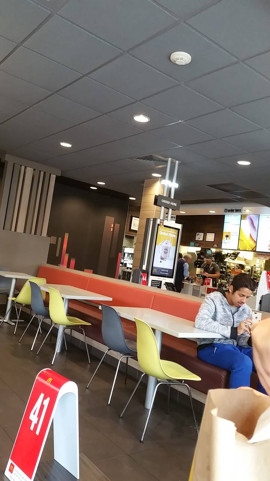 McDonalds | cafe | 660 Liberty St, Springfield, MA 01103, USA | 4137311529 OR +1 413-731-1529