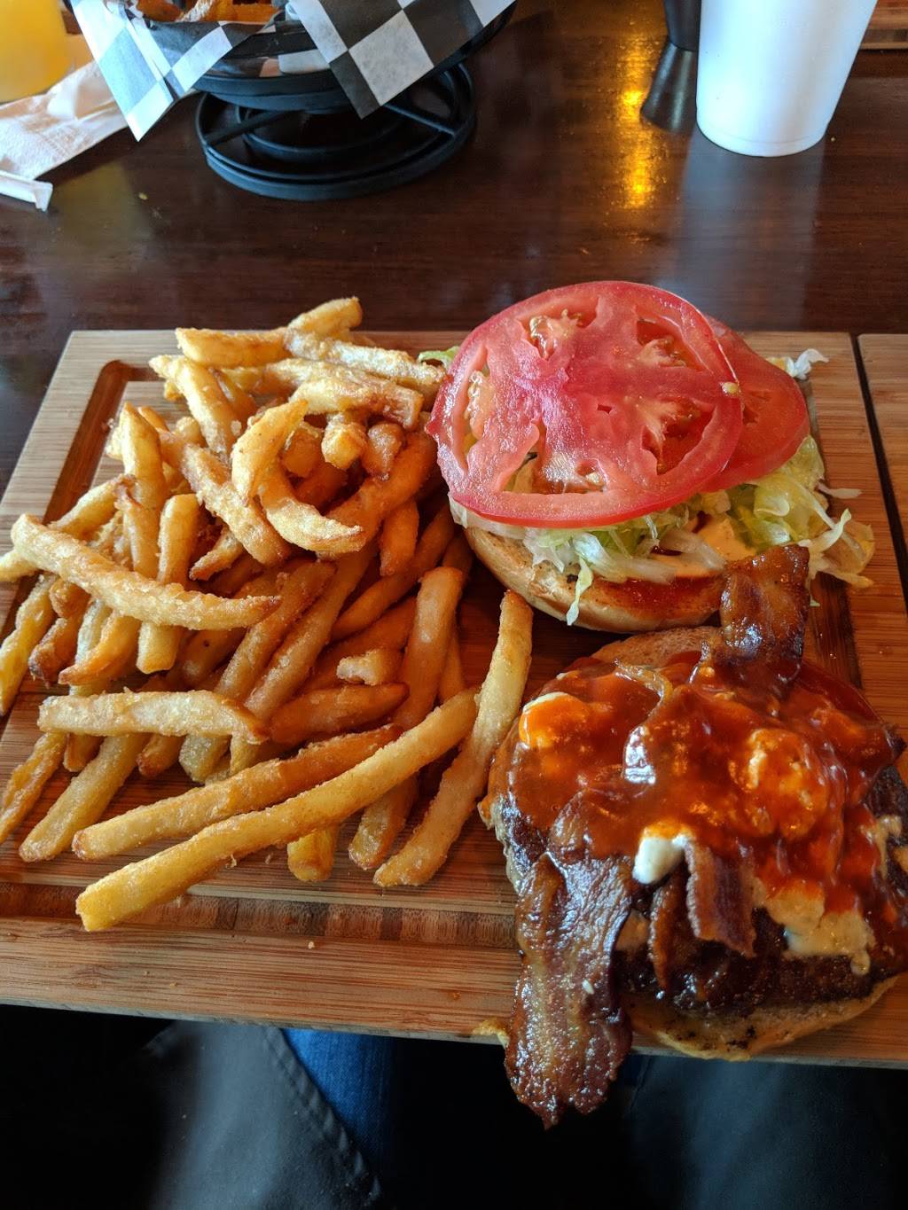 Rivets American Grill | restaurant | 2307 Oakdale Rd, Modesto, CA 95355, USA | 2098460501 OR +1 209-846-0501