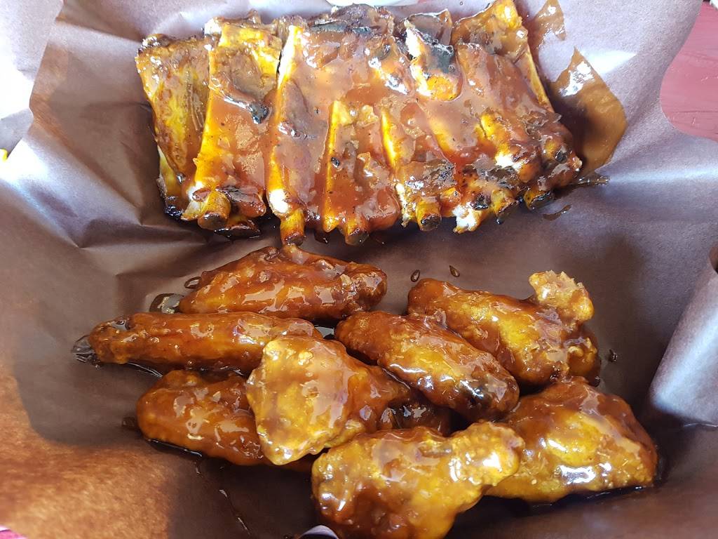 Memphis BBQ & Wicked Wings | restaurant | 327 Bronte St S, Milton, ON L9T 4A4, Canada | 9058647979 OR +1 905-864-7979