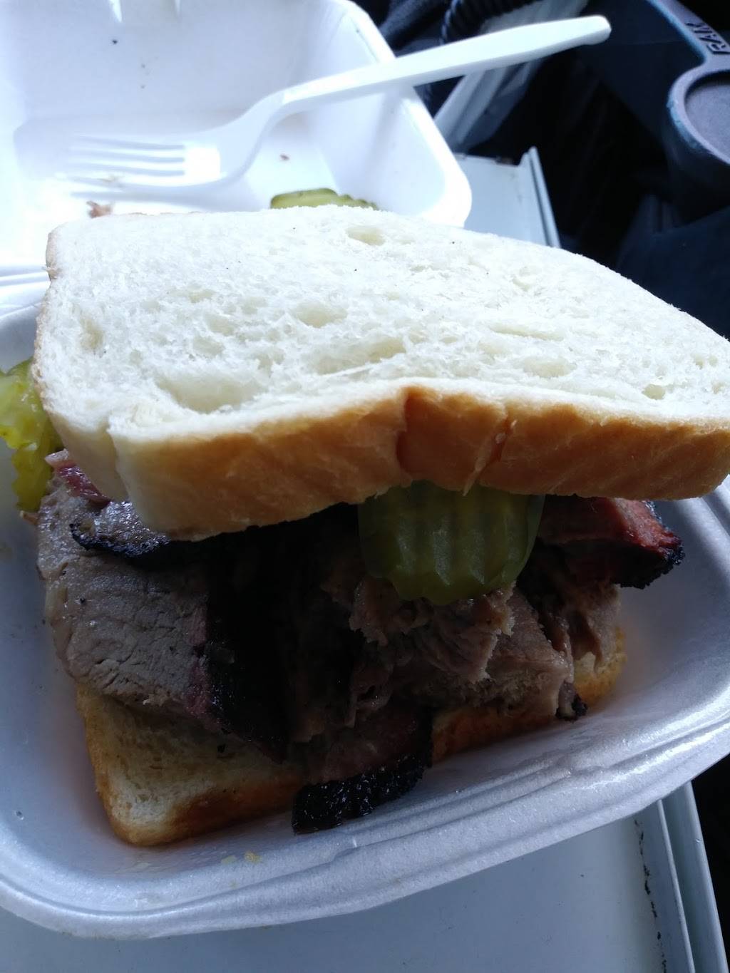 Kipz BBQ | restaurant | 1509 Evans Ave, Fort Worth, TX 76104, USA | 8178775479 OR +1 817-877-5479