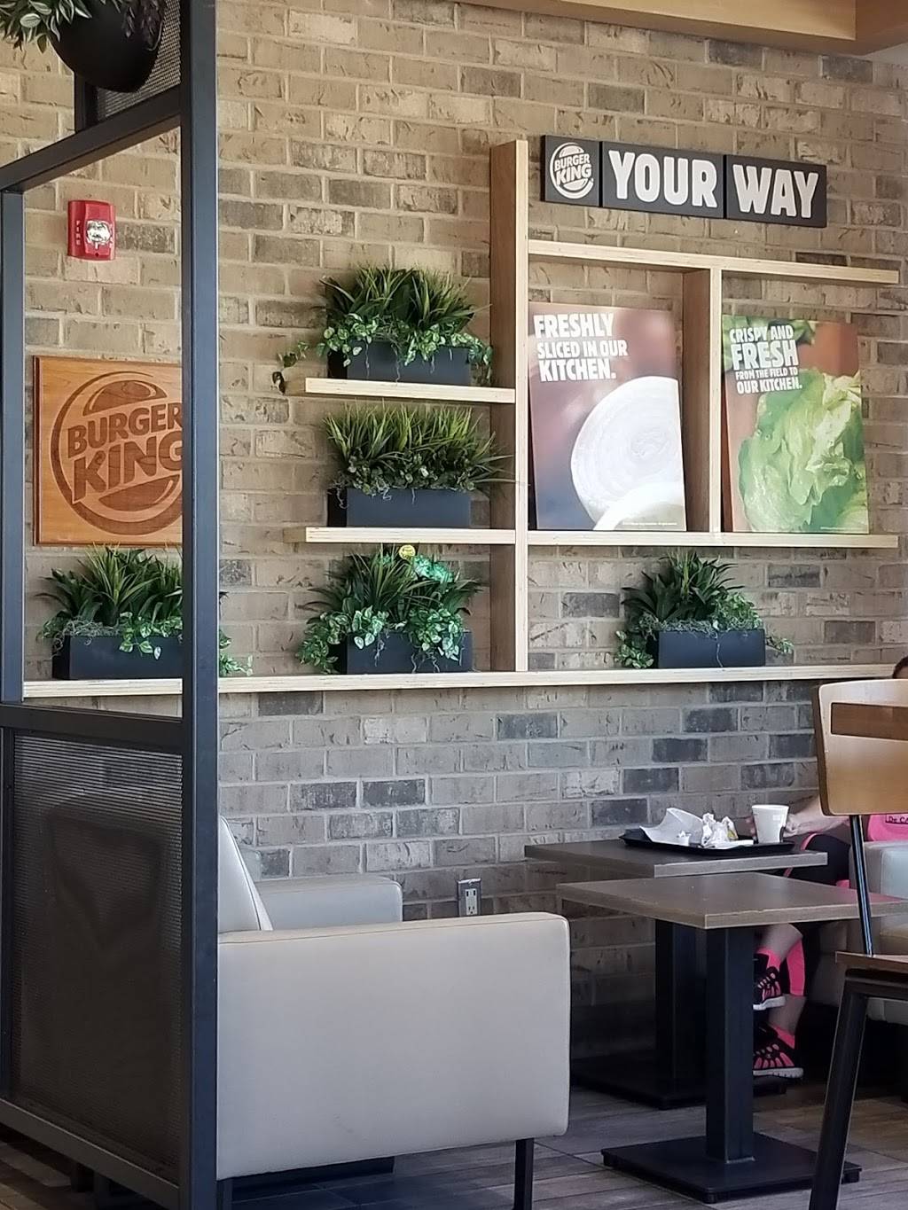 Burger King | restaurant | 727 Boston Rd, Springfield, MA 01119, USA | 4134553792 OR +1 413-455-3792