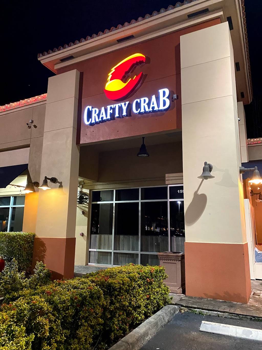 Crafty Crab | restaurant | 15911 Biscayne Blvd, North Miami Beach, FL 33160, USA | 7865203914 OR +1 786-520-3914