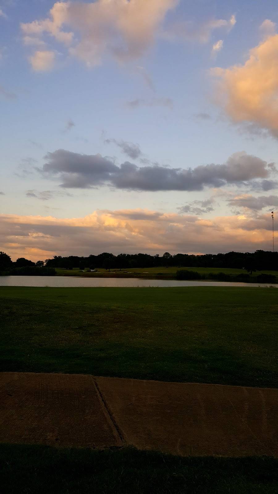 Sulphur Springs Country Club | restaurant | 511 Co Rd 3451, Sulphur Springs, TX 75482, USA | 9038854748 OR +1 903-885-4748