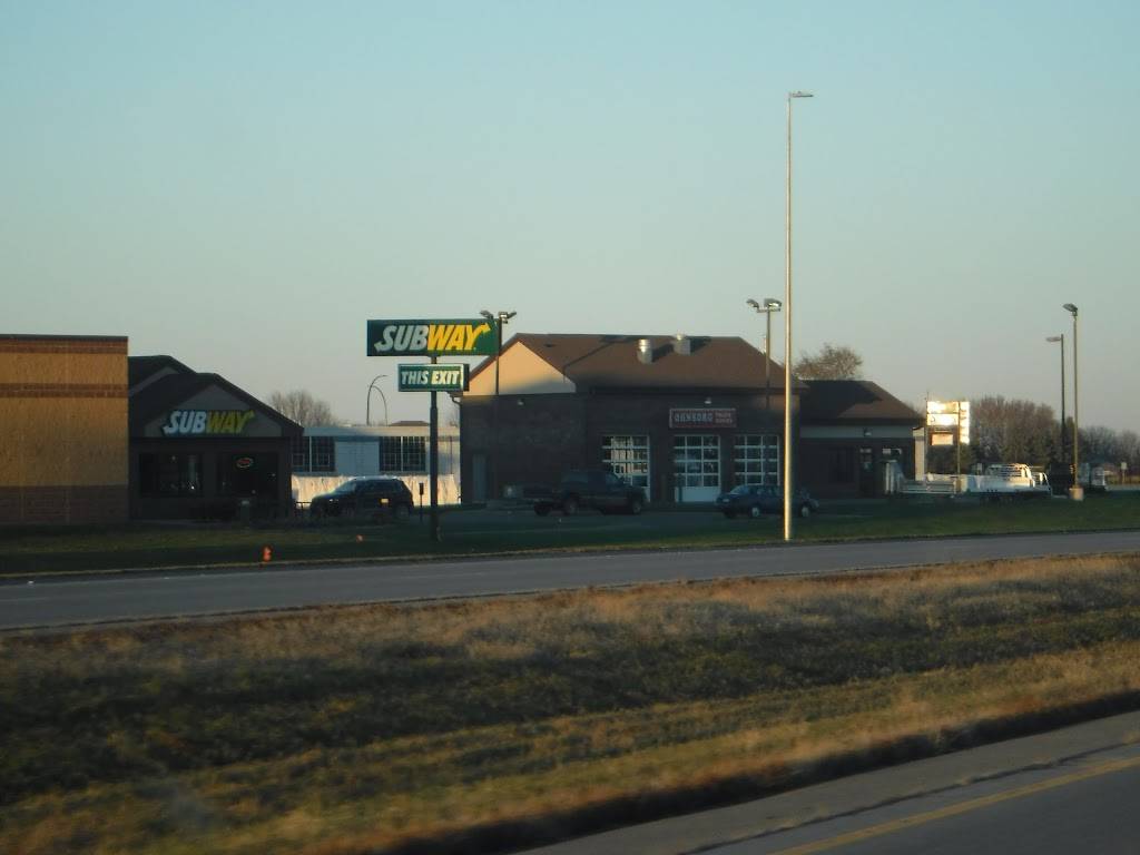 Subway | restaurant | 809 E Prairie St, Belle Plaine, MN 56011, USA | 9528732677 OR +1 952-873-2677