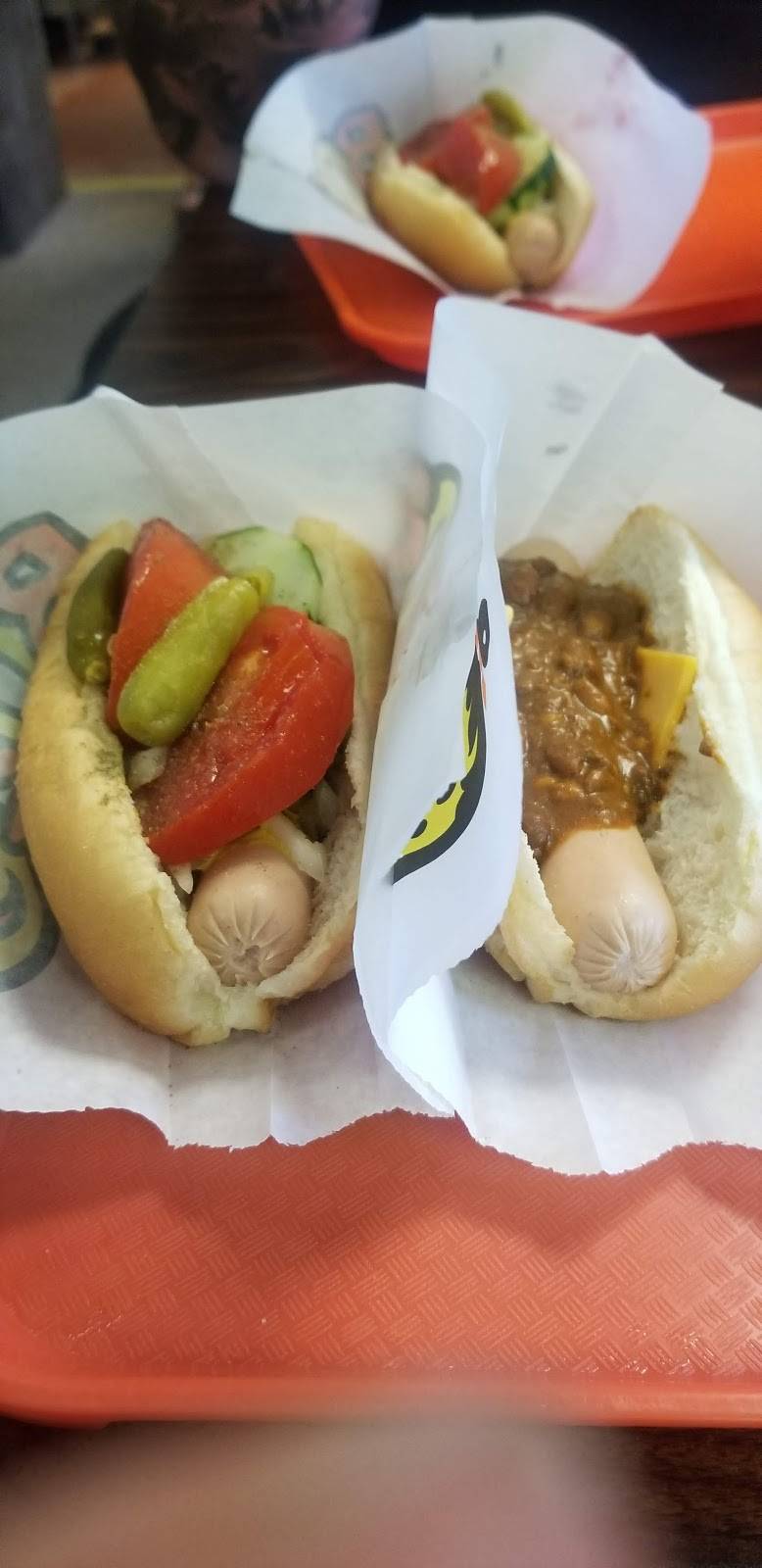 Boz Hot Dogs | meal takeaway | 1824 N Division St, Morris, IL 60450, USA | 8159424001 OR +1 815-942-4001