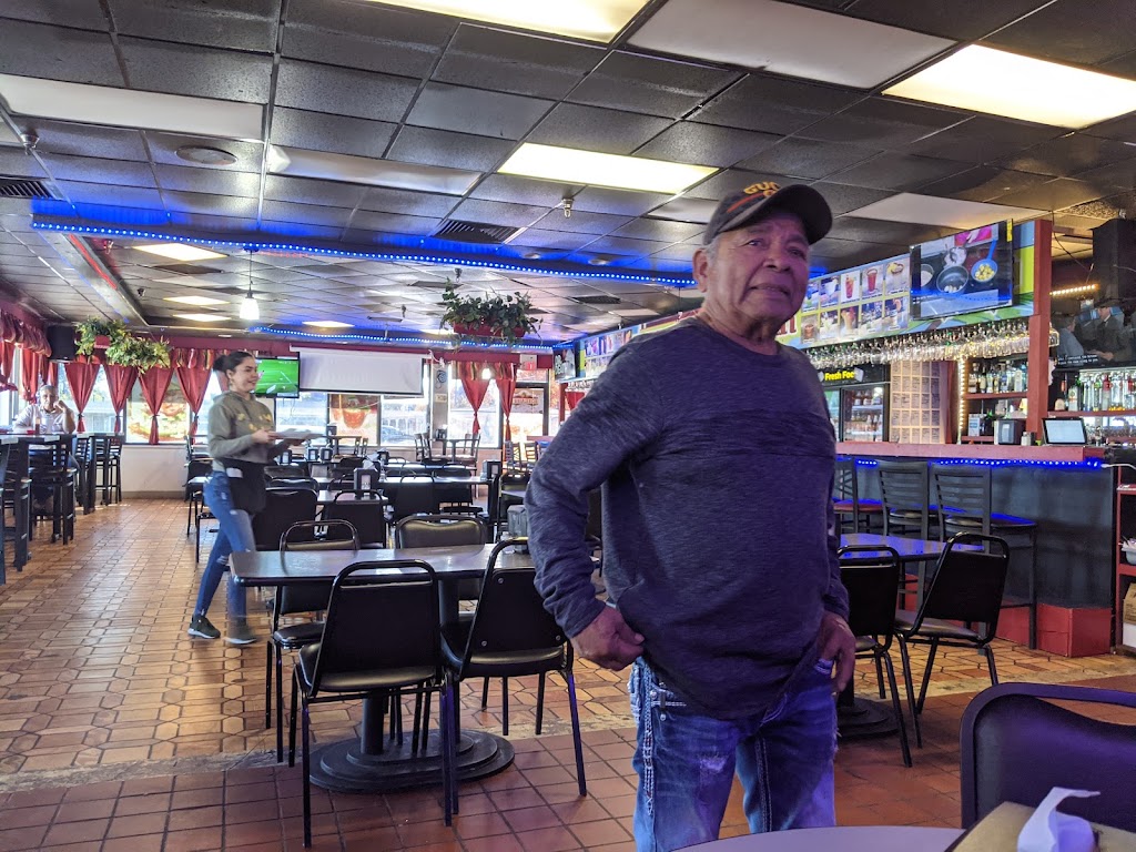 Delgado Bar and Grill | restaurant | 300 E Pancake Blvd, Liberal, KS 67901, USA | 6203091729 OR +1 620-309-1729