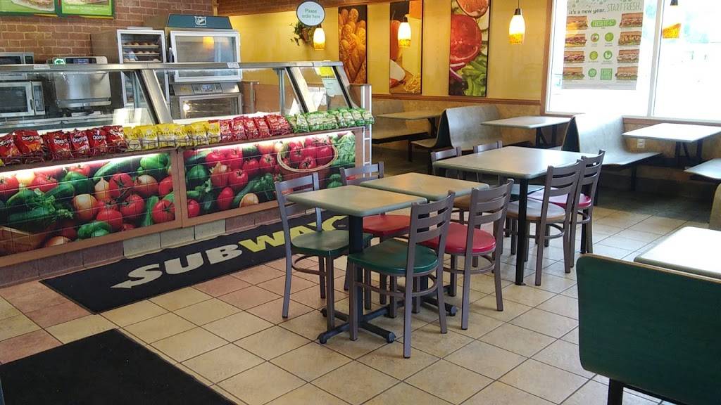 Subway | restaurant | 313 1st Ave W, Milan, IL 61264, USA | 3097877030 OR +1 309-787-7030