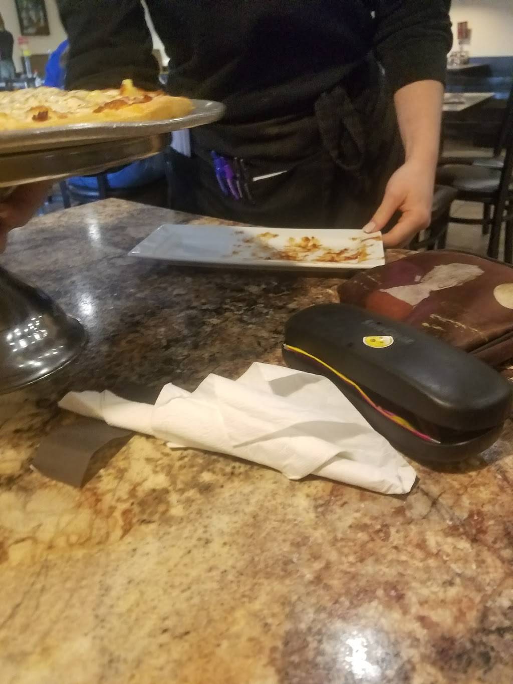 Joes Pizza & Pasta | restaurant | 404 E Main St, Salem, IL 62881, USA | 6187400563 OR +1 618-740-0563