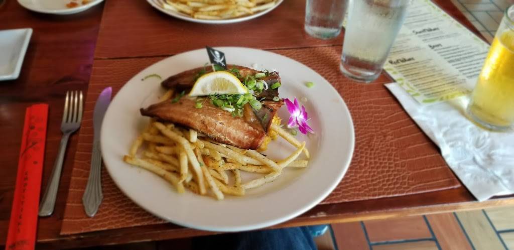 SALT FISH RESTAURANT AND BAR | restaurant | 718 N Lake Park Blvd, Carolina Beach, NC 28428, USA | 9107071225 OR +1 910-707-1225