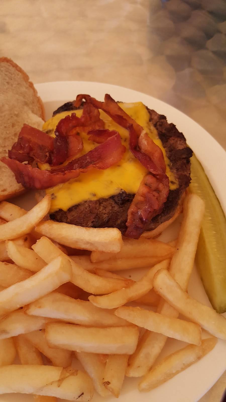 Molly Maguires | restaurant | 5 Hazard Square, Jim Thorpe, PA 18229, USA | 5703254563 OR +1 570-325-4563