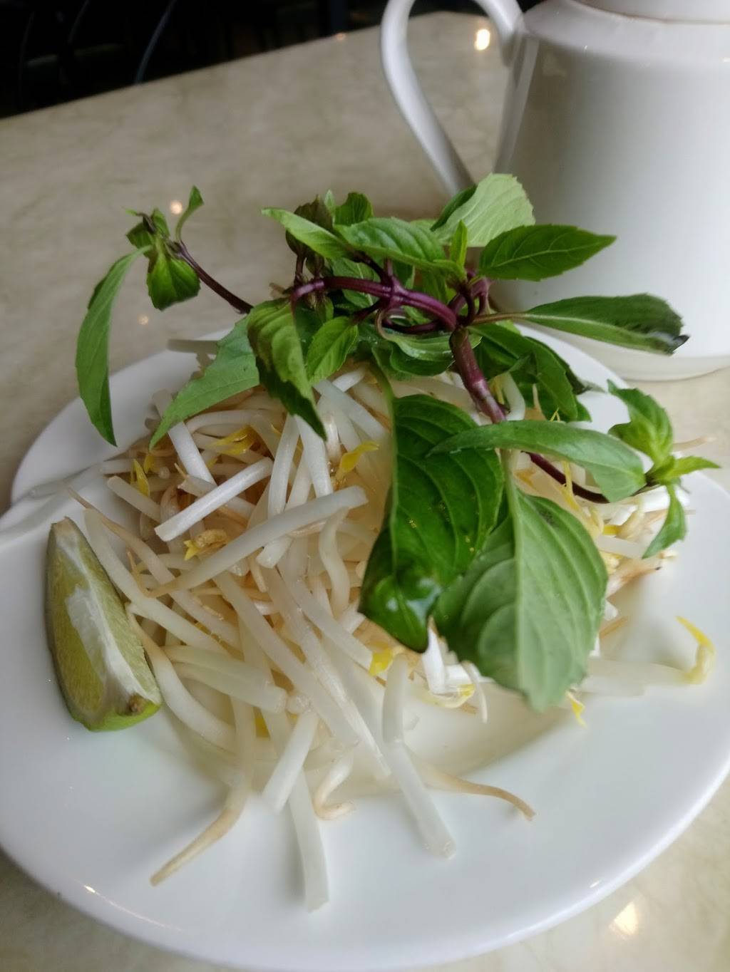 PHO YING | restaurant | 8279 Lundys Ln, Niagara Falls, ON L2H 1H5, Canada | 9053540498 OR +1 905-354-0498