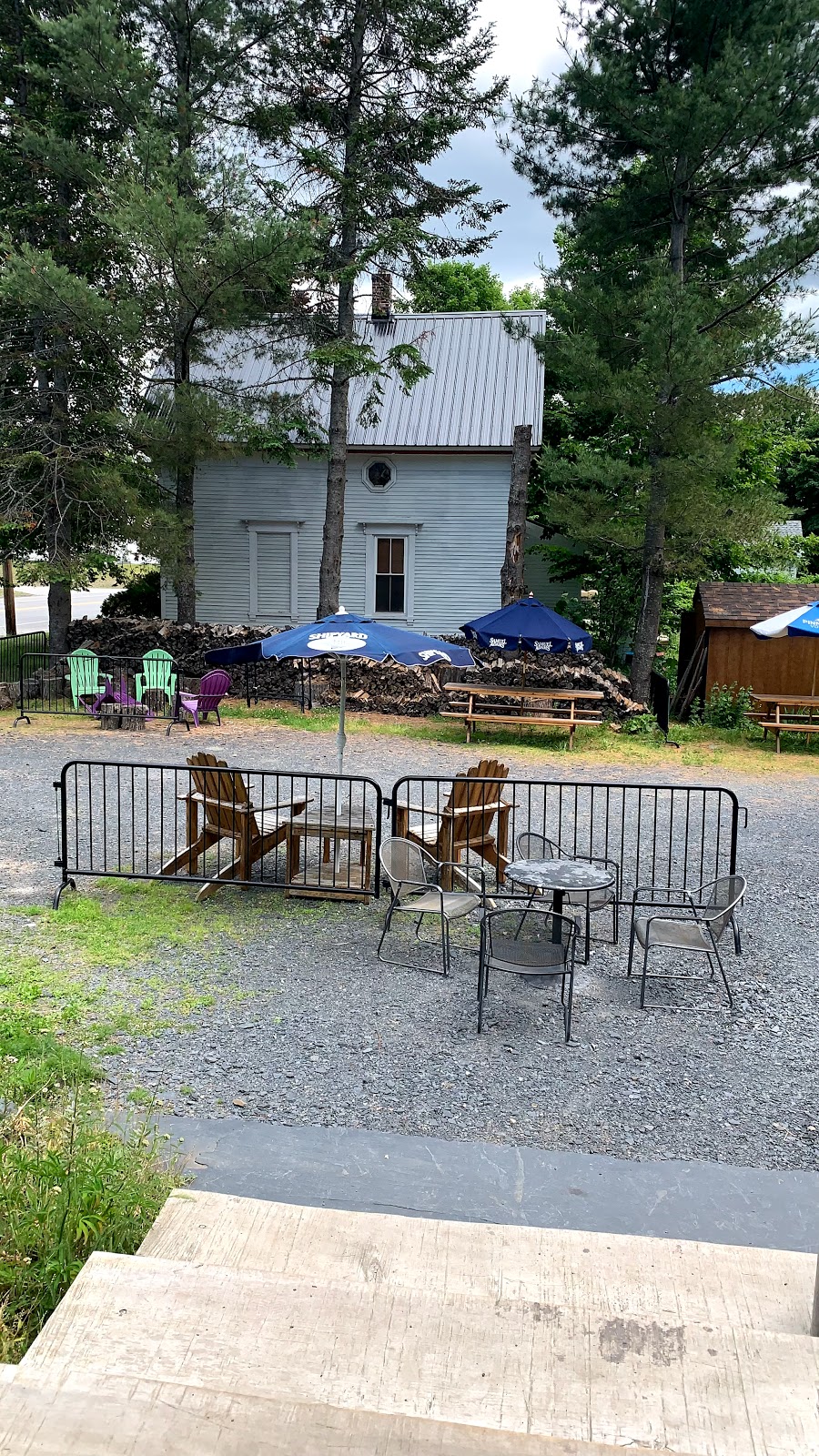 Spring Creek Bar-B-Q | restaurant | 26 Greenville Rd, Monson, ME 04464, USA | 2079977025 OR +1 207-997-7025