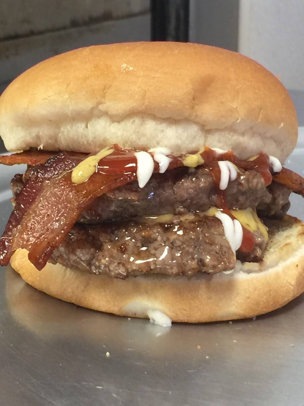 Zacs Hamburgers | restaurant | 3600 Concord Rd, Aston, PA 19014, USA | 6104858511 OR +1 610-485-8511