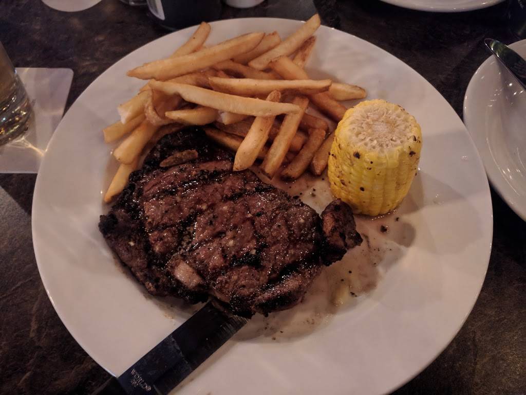 Chucks Roadhouse Bar & Grill | restaurant | 9 Jim Kimmett Blvd, Napanee, ON K7R 0B3, Canada | 6133546200 OR +1 613-354-6200