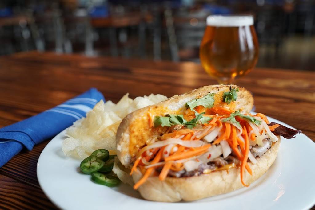 Steam Theory Brewing Company | restaurant | 340 Singleton Blvd #100, Dallas, TX 75212, USA | 9728034334 OR +1 972-803-4334