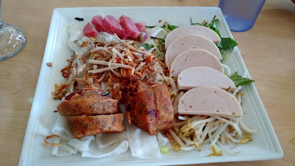 Nha Hang Quoc Te Restaurant | restaurant | 4448 University Ave, San Diego, CA 92105, USA | 6192819999 OR +1 619-281-9999