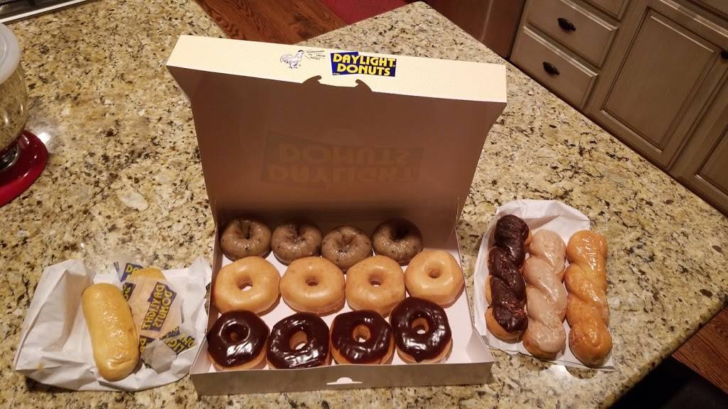 Daylight Donuts | restaurant | 11643 S Memorial Dr, Bixby, OK 74008, USA | 9183693676 OR +1 918-369-3676