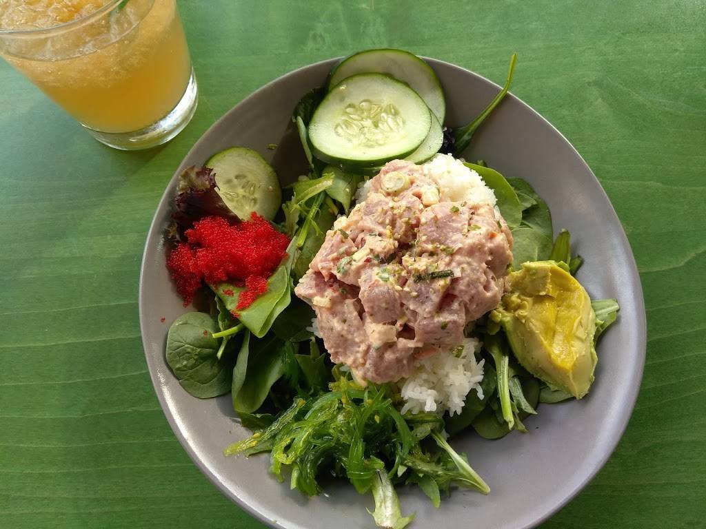 Wiki Wiki Sandbar | restaurant | 106 E Ashley Ave, Folly Beach, SC 29439, USA | 8435889454 OR +1 843-588-9454