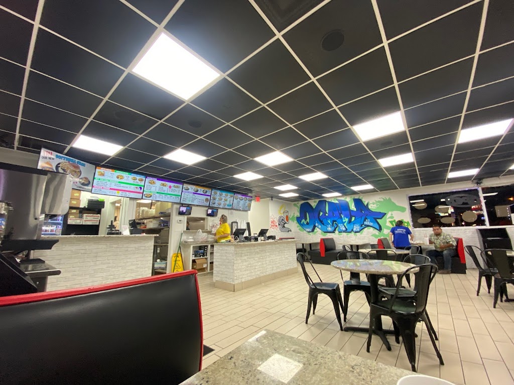 Graffiti Seafood & More | restaurant | 1532 S Pine Ave, Ocala, FL 34471, USA | 3523552523 OR +1 352-355-2523