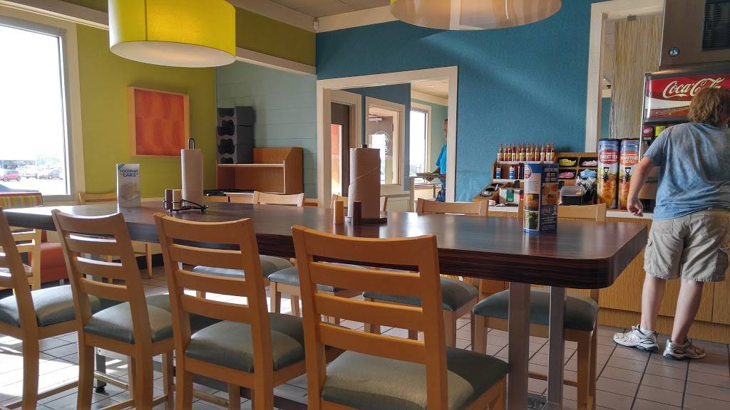 Captain Ds | restaurant | 101 Supercenter Dr, Calera, AL 35040, USA | 2056689949 OR +1 205-668-9949