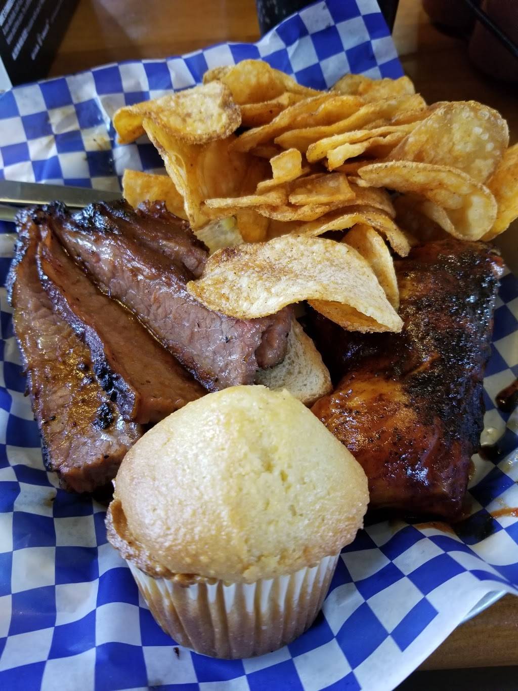 Famous Daves Bar-B-Que | restaurant | 790 W Winton Ave, Hayward, CA 94545, USA | 5107822030 OR +1 510-782-2030