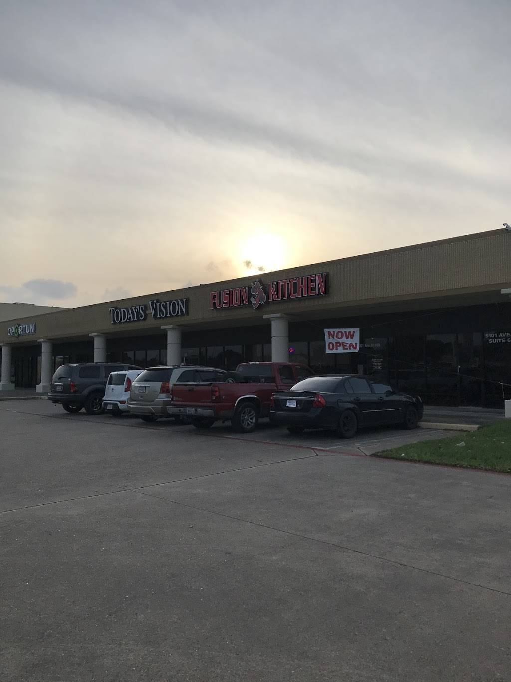 Fusion Kitchen | restaurant | 5101 Avenue H #68, Rosenberg, TX 77471, USA | 2817620946 OR +1 281-762-0946