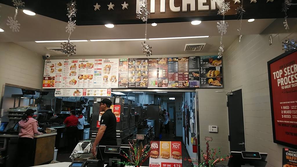 Taco Bell | meal takeaway | 8001 NW 95th St, Hialeah Gardens, FL 33016, USA | 3058288556 OR +1 305-828-8556