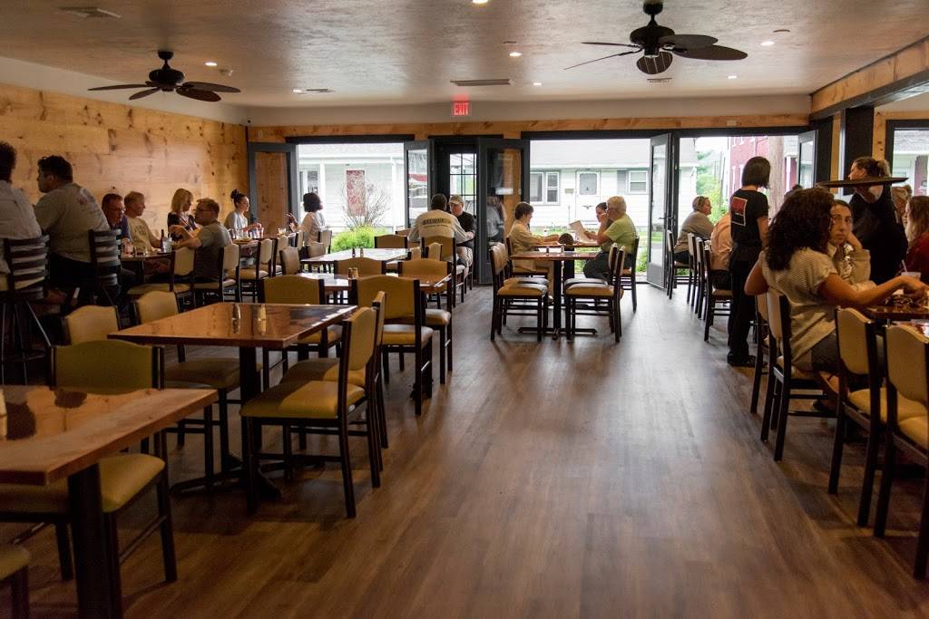 Square Mile Public House | restaurant | 1632, 14 W Main St, Mountville, PA 17554, USA | 7172852555 OR +1 717-285-2555