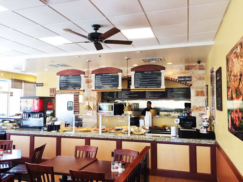 Luciano Neighborhood Pizzeria | restaurant | 2414 Babcock Rd #100, San Antonio, TX 78229, USA | 2102551863 OR +1 210-255-1863