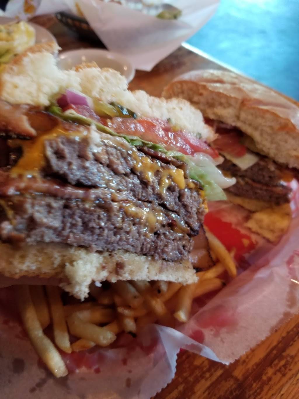 Dougs Motor City Bar & Grill | restaurant | 191 Cumberland Trace Rd, Bowling Green, KY 42103, USA | 2707826299 OR +1 270-782-6299