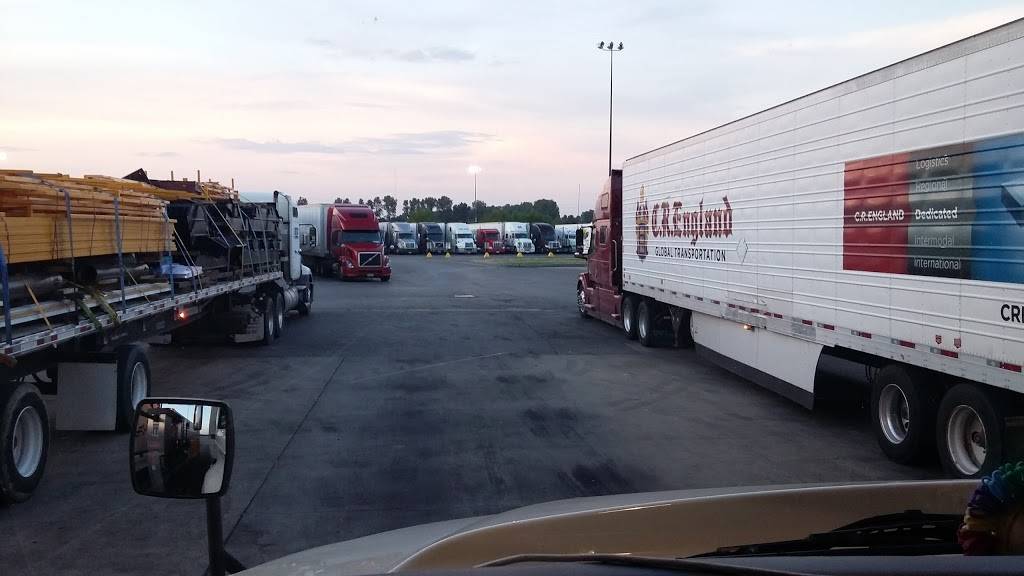 Flying J Travel Center | restaurant | 703 MO-80, Matthews, MO 63867, USA | 5734723336 OR +1 573-472-3336