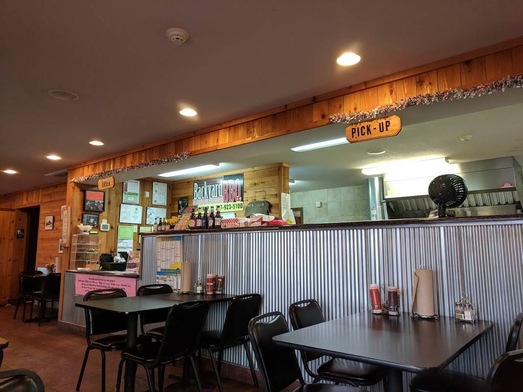 Backyard BBQ | restaurant | 220 N Haughton Hwy, Greenup, IL 62428, USA | 2179235100 OR +1 217-923-5100