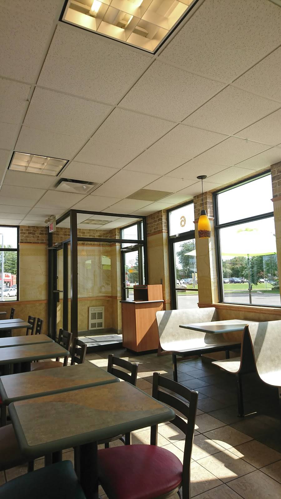Restaurant SUBWAY | restaurant | 4 Boulevard des Entreprises, Boisbriand, QC J7G 2Y2, Canada | 4504195586 OR +1 450-419-5586