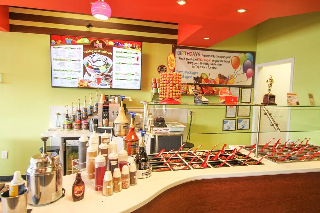 Top It Frozen Yogurt Cafe | cafe | 110 Lincoln Hwy, Fairless Hills, PA 19030, USA | 2154867685 OR +1 215-486-7685