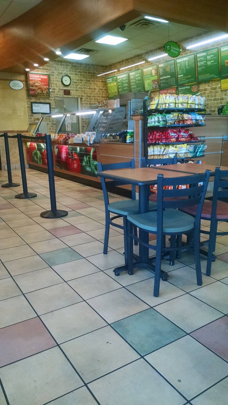 Subway Restaurants | restaurant | 4638 W Commerce St #101, San Antonio, TX 78237, USA | 2104322068 OR +1 210-432-2068