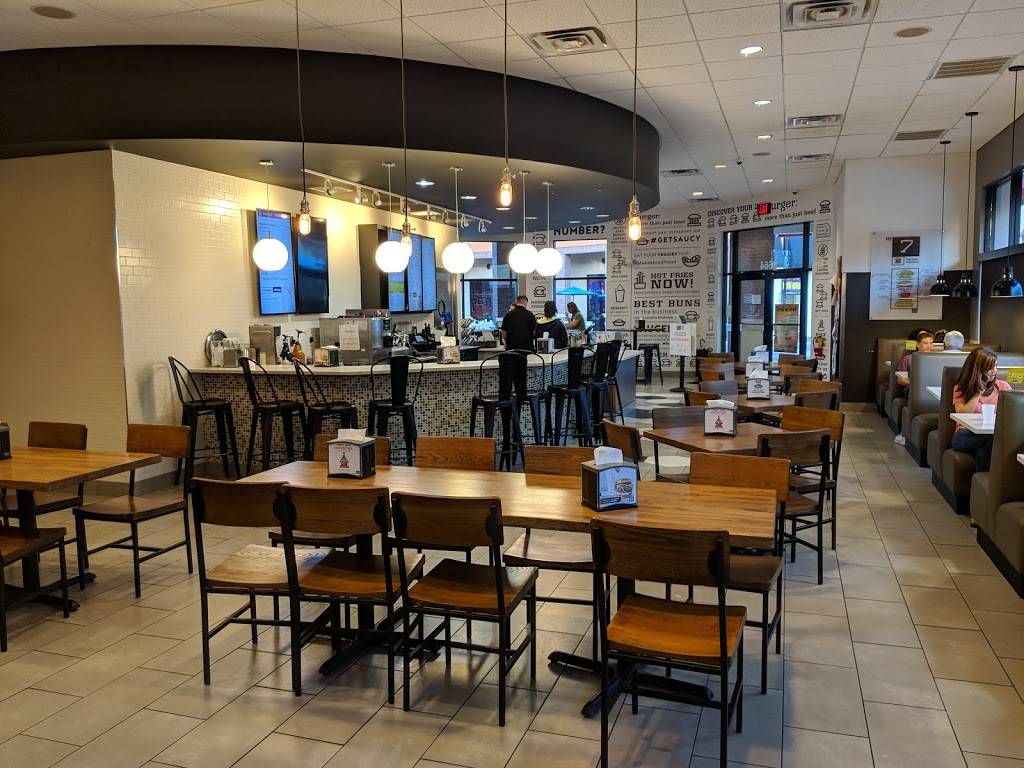 Burger 21 Westchase | restaurant | 9664 W Linebaugh Ave, Tampa, FL 33626, USA | 8134755921 OR +1 813-475-5921