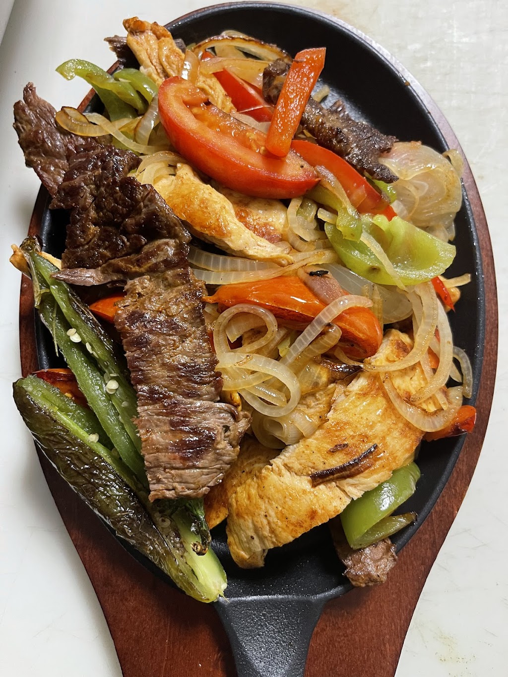 El patrón mexican bar &grill | restaurant | 23115 Lyons Ave, Santa Clarita, CA 91321, USA | 6613839249 OR +1 661-383-9249