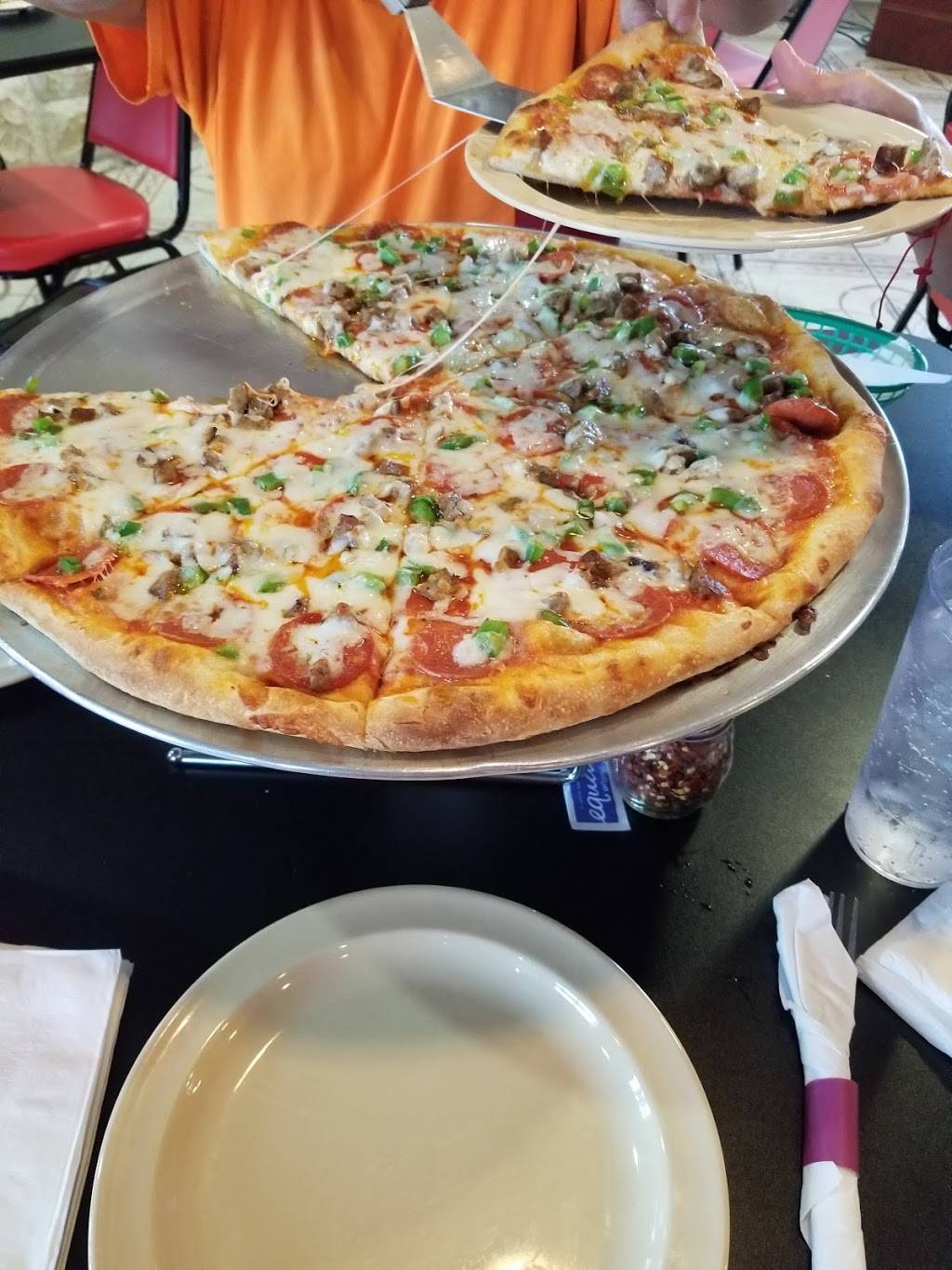 Napolis Italian Grill | restaurant | 300 S Main St, Highlands, TX 77562, USA | 8328388524 OR +1 832-838-8524