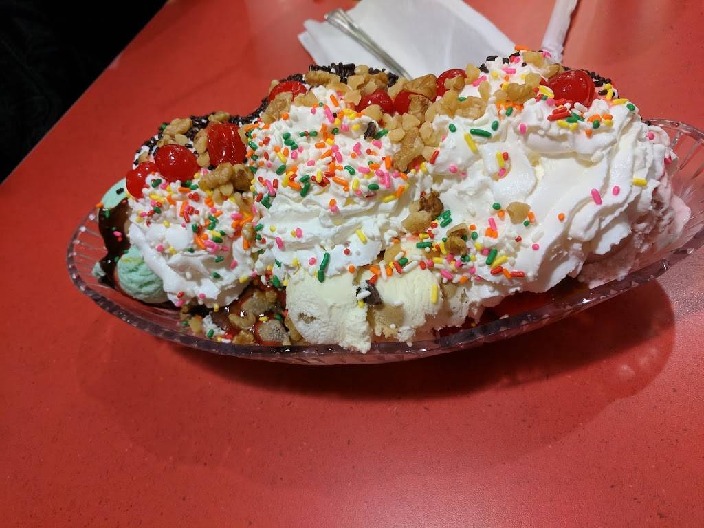 Friendlys | restaurant | 1826 Hempstead Turnpike, East Meadow, NY 11554, USA | 5167943191 OR +1 516-794-3191